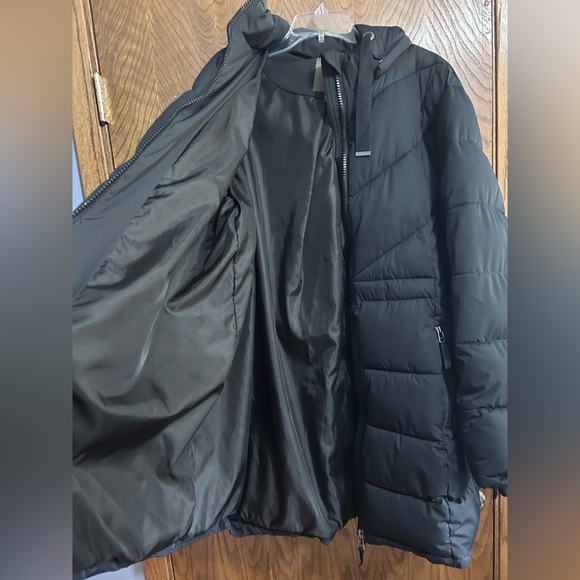 Maurices 2X black puffer hooded zip up winter jacket - Picture 3 of 5
